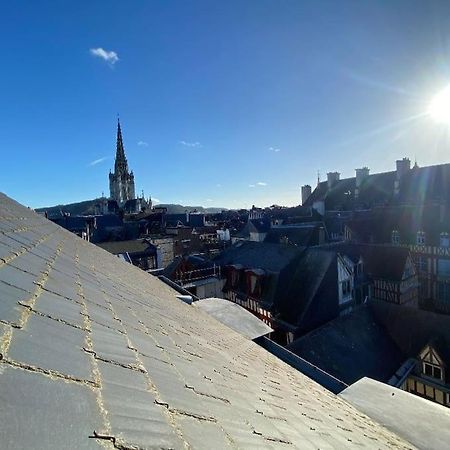 Sous Les Clochers De Rouen - Cathedrale Exterior foto