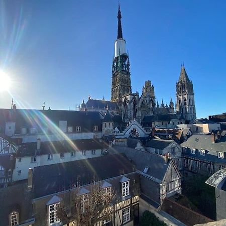 Sous Les Clochers De Rouen - Cathedrale Exterior foto